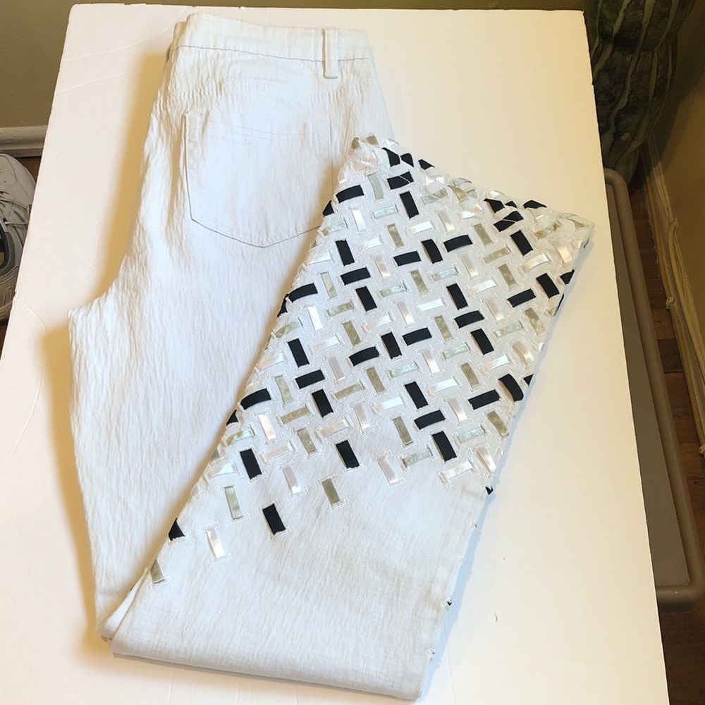 DG2 by Diane Gilman Bootcut White Jeans with Woven Ribbon Design 
Size 10  - EC